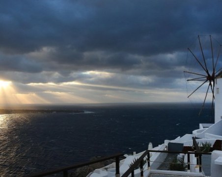 Отменят резервации до Великден за Санторини