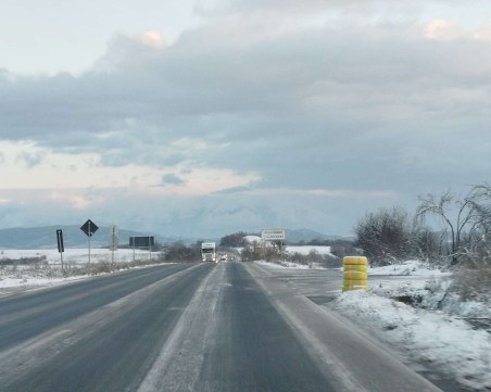 Зимната обстановка в страната, заледяване по пътя Пловдив-Карлово