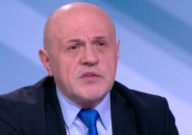 Последните четири години България следва курс на систематично задлъжняване Това