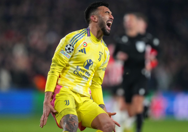 Ювентус отпадна от нидерландския ПСВ Айндховен в плейофа за класиране