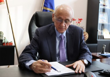 Министърът на здравеопазването доц д р Силви Кирилов издаде заповед с