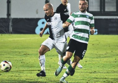 Левият бек на Локомотив Пловдив Ангел Лясков получи шестия си