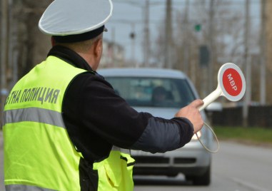 Полицаи от Първо РУ задържаха неправоспособен шофьор след кратка гонка
