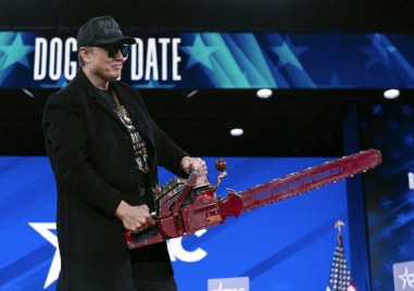 Милиардерът Илън Мъск се появи на консервативно събиране край Вашингтон