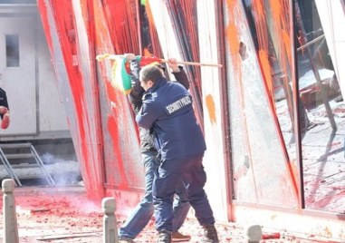 Двама депутата са пострадали и са били приети в болница