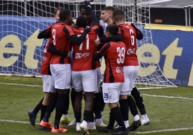 Локомотив Пловдив ще е домакин днес на Ботев Враца в