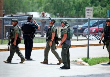 Един човек бе ранен и откаран в болница снощи след