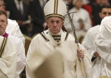 Състоянието на папа Франциск в момента не е критично съобщи