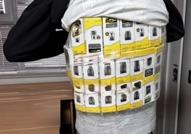 Задържаха на ГКПП Лесово общо 1730 опаковки с 15 електронни цигари