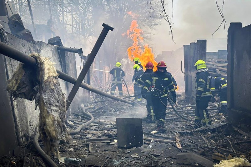 Руска балистична ракета удари Одеса; двама души са пострадали