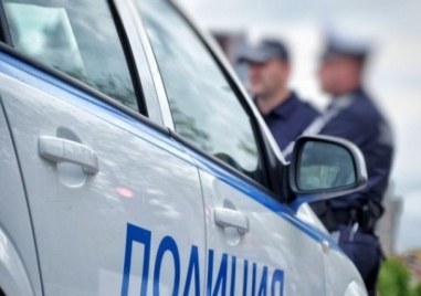 Протест пред полицията в Казанлък след смъртта на арестант Той