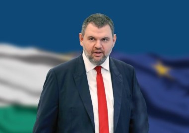 Делян Пеевски честити Националният празник на българите Прочетете още Днес 147 години след