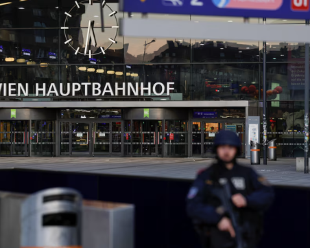Евакуираха главната гара на Виена заради бомбена заплаха
