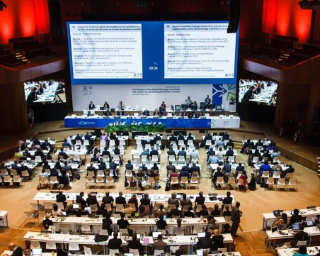 Крахът ЮНЕСКО и как една държава се скри зад гърба на един министър