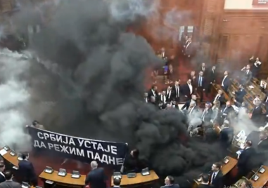 Сбиване и димки белязаха началото на първото заседание от пролетната