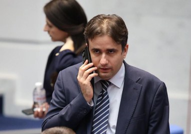 Депутатът Божидар Божанов от Продължаваме Промяната – Демократична България се