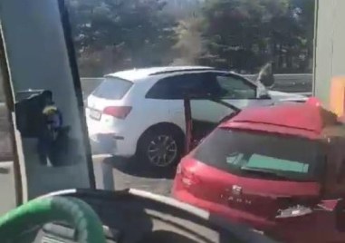 Тежка катастрофа е станала на автомагистрала Тракия пише За това сигнализират