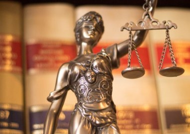 От Демократична България съобщават че са сезирли и ф главния прокурор