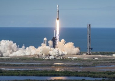 След няколко закъснения европейската ракета Ариана 6 пое за първата