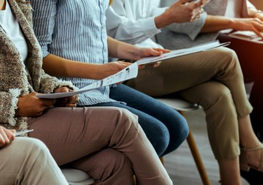 Средно по 60 799 месечно са били регистрираните безработни лица