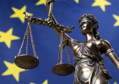 Сто гръцки фермери са с обвинения за подаване на декларации