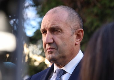 Президентът Румен Радев отправи поздрав към българските жени за Осми