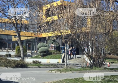 Сигнал за бомба е причината за евакуацията на магазин Лекси