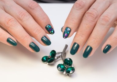 Подготовката на ноктите е съществена част от процедурите за красив маникюр