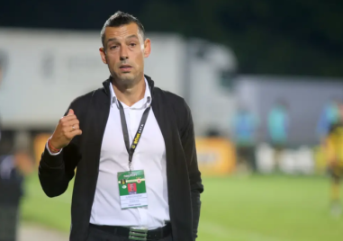 Появиха се кадри от ситуацията при която наставникът на ЦСКА