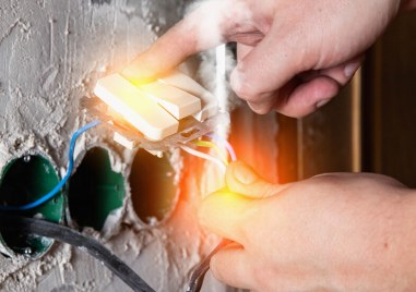 Работник е пострадал от токов удар на строителен обект в