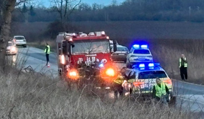 Двама 18-годишни са загинали при мелето край Добрич, шофьорът с 4-месечен стаж