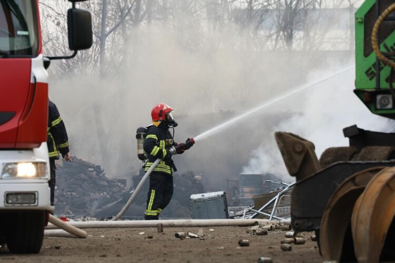 71 пожара са потушени в страната за последното денонощие, един човек е пострадал