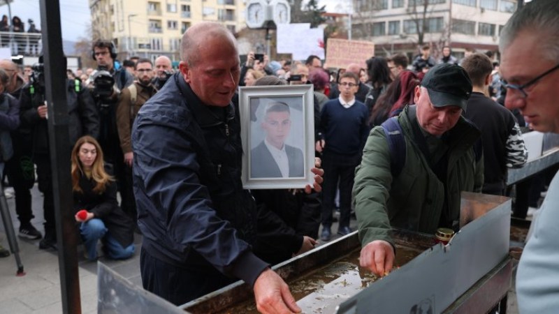 Масови протести в Северна Македония днес след трагедията в Кочани