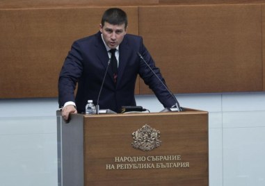 Няма да позволим България да се управлява като фирма за бързи