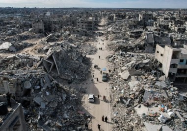 Най малко 70 палестинци са загинали и десетки са ранени след