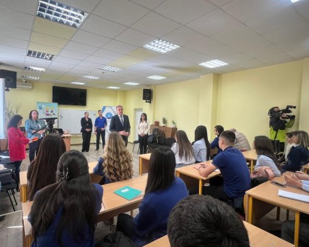 Гуцанов: Употребата на вейпове и райски газ е пандемия