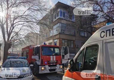 Два взрива са разтърсили тази сутрин горящата сграда в Кючука  