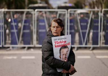 Очаква се тази вечер арестуваният кмет на Истанбул Екрем Имамоглу