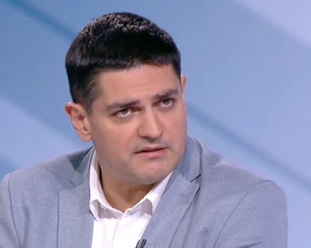 Радостин Василев: Имам запис, в който Киселова признава за оказан натиск срещу нея