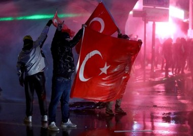 Министърът на вътрешните работи на Турция Али Йерликая съобщи че