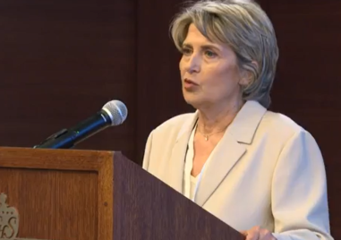 Софийският градски съд спря вписването Весела Лечева като председател на