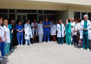 Увеличението на заплатите с едва 5 на работещите в Държавните