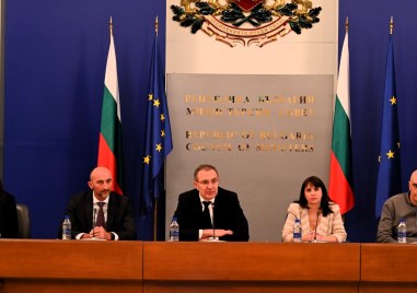 Министърът на труда и социалната политика Борислав Гуцанов проведе работна