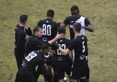 Локомотив ще е домакин на шампиона Лудогорец днес Срещата започва