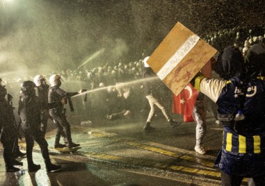 Властта в Турция засили цензурата срещу опозиционните медии Глобени бяха