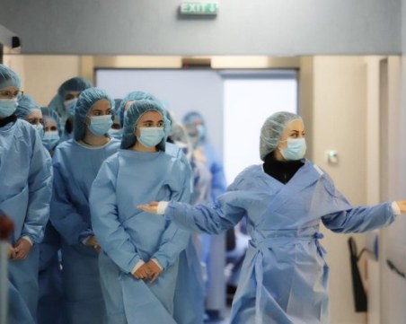 Дупка в системата: Около 30 000 медицински сестри не достигат