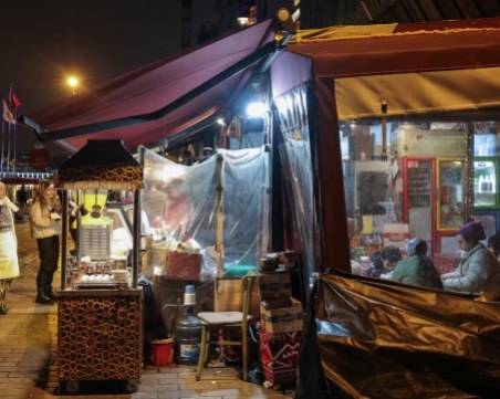 Над 600 души в Турция са с хранително натравяне след консумация на дюнери