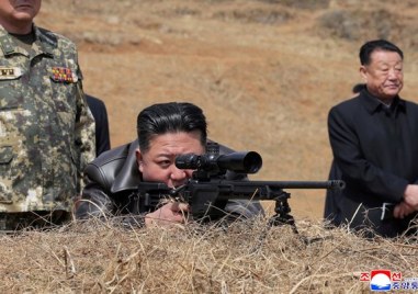 Севернокорейският лидер Ким Чен ун посети тренировъчна база на специалните части Прочетете