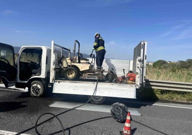 Български пожарникари изгасиха горящ автомобил в Италия съобщават от пожарната  Прочетете