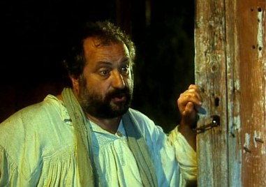 Днес своя път нагоре е поел актьорът Пламен Сираков съобщиха